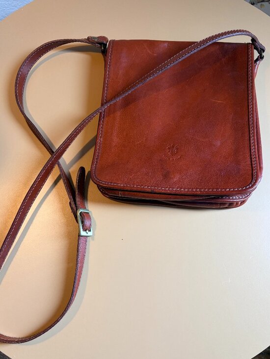 Italian Handbags - Vintage Italian Leather "Vera Pelle" Crossbody Saddle Bag